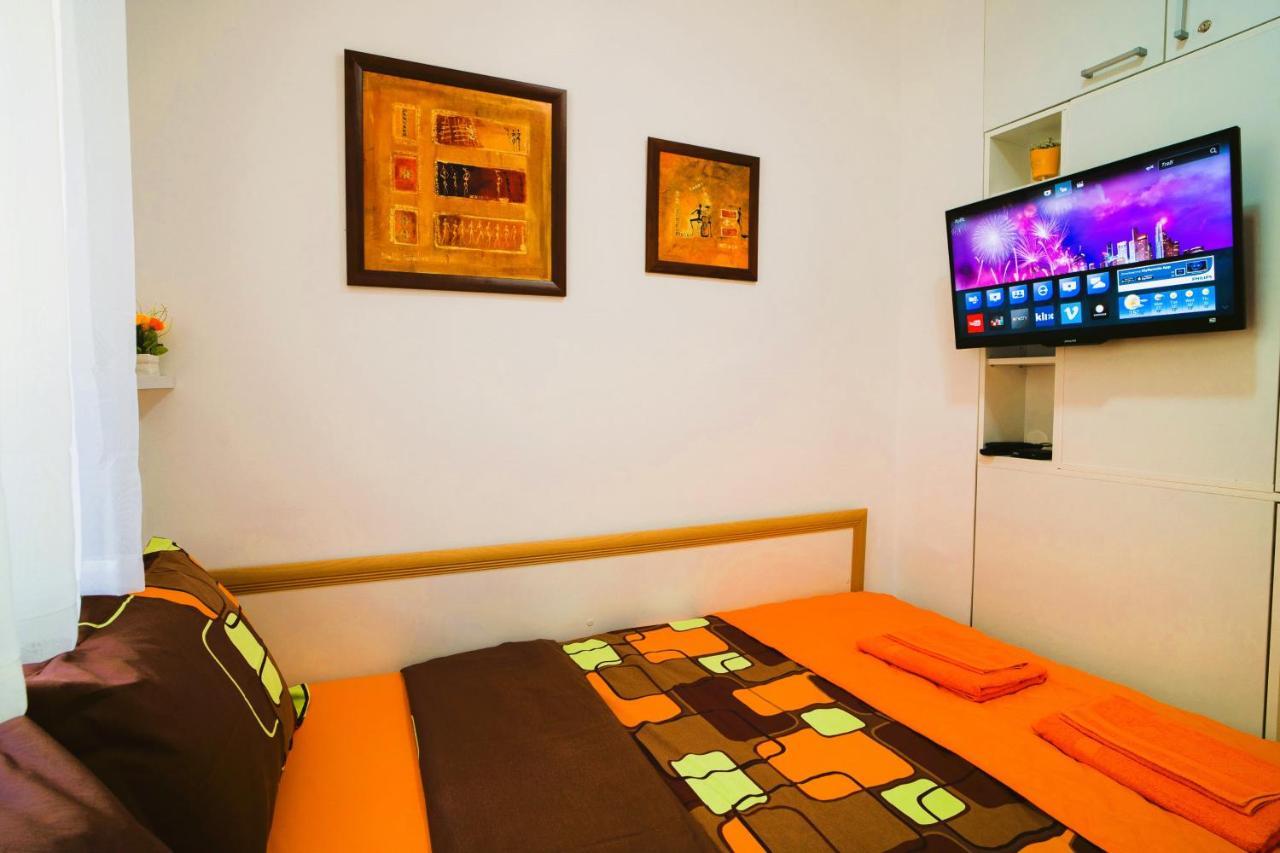 Golden Place Belgrade Luaran gambar